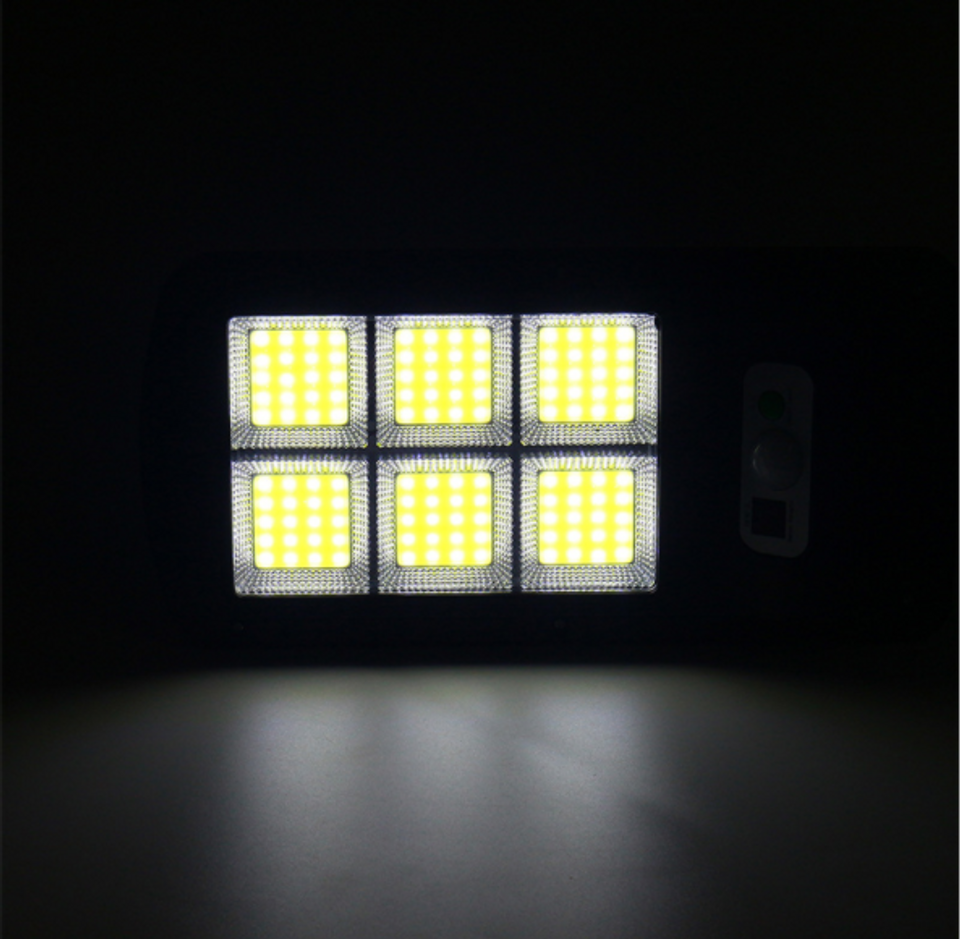 Outdoor solar sensor garden light with remote control