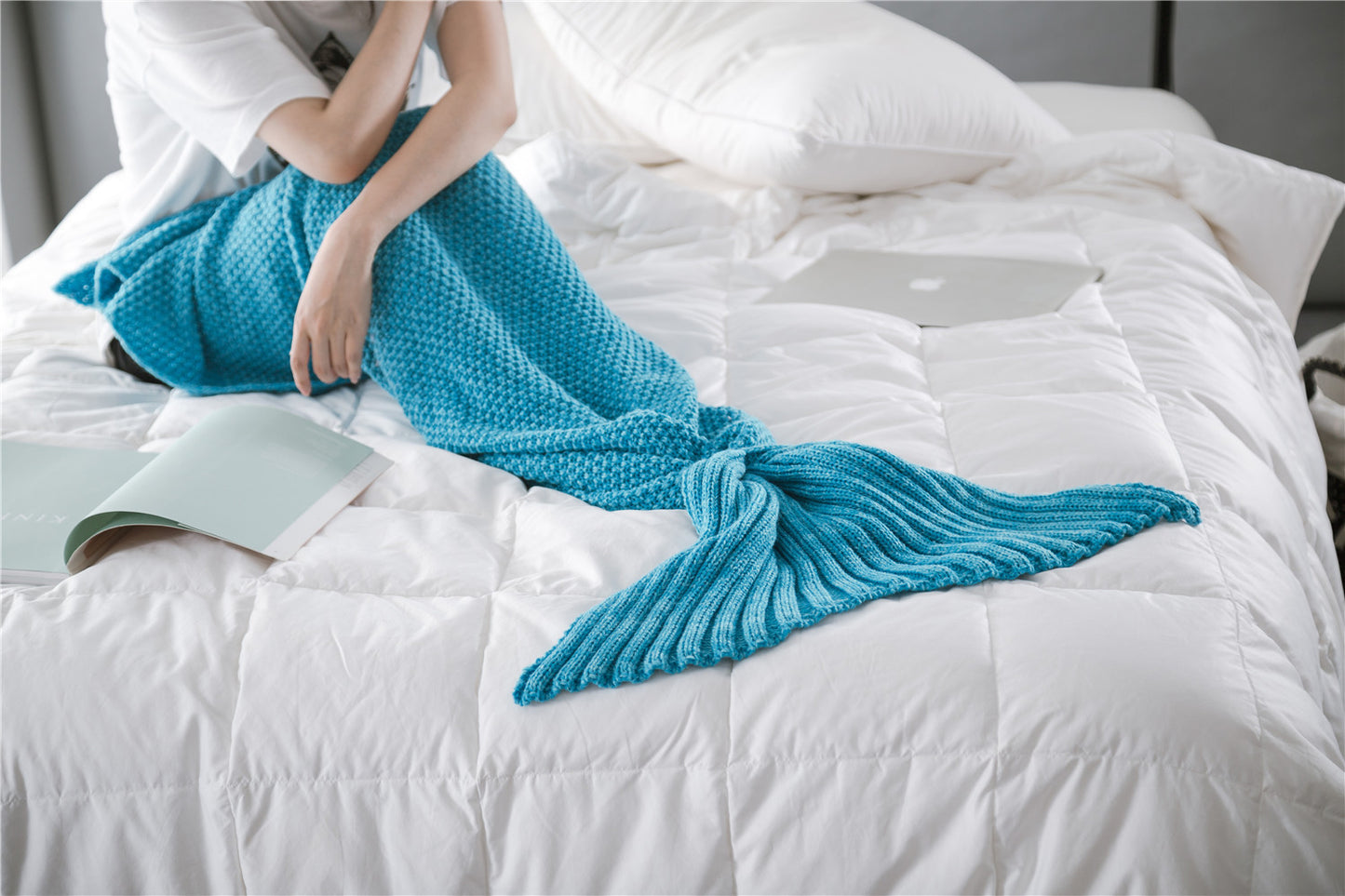 Super Soft Hand Crocheted Mermaid Tail Blanket 3238