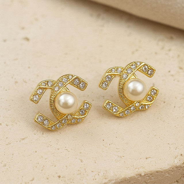 French Chic Pearl Crest Crystal Earrings 9768